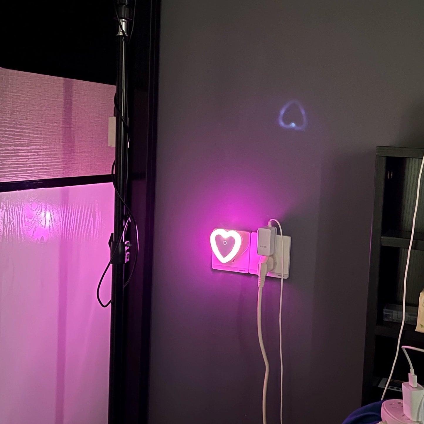 Heart Shaped Light-Control Sensor Night Light for Bedroom